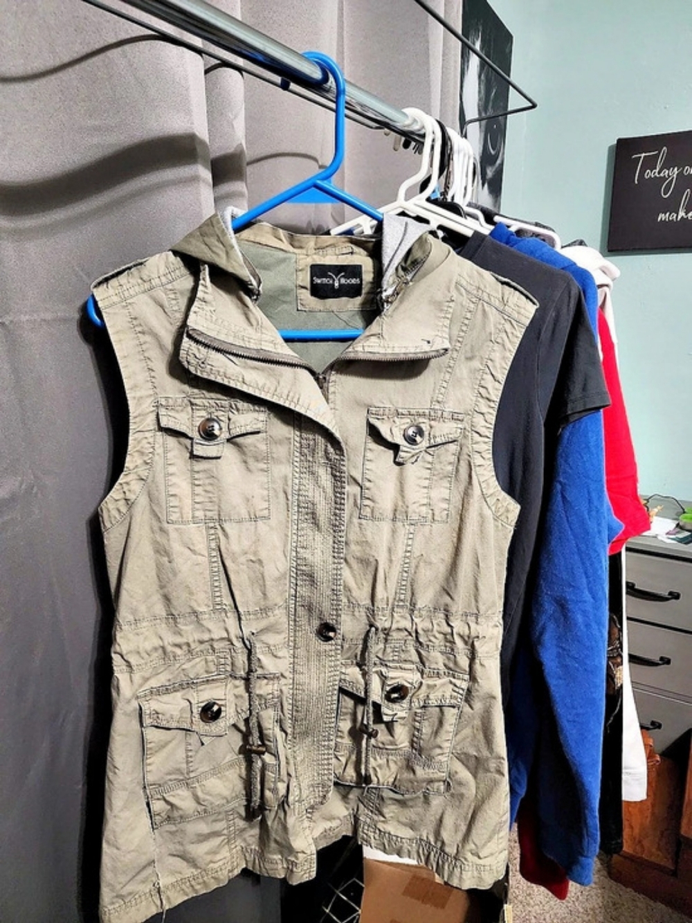 Switch Hoods Hooded Utility Vest in Gray Like New